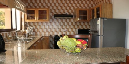 seychelles-booking-tamas-holiday-apartment-kitchen1  (©  Seychelles Booking)