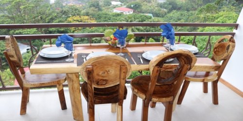 seychelles-booking-tamas-holiday-apartment-veranda2  (©  Seychelles Booking)